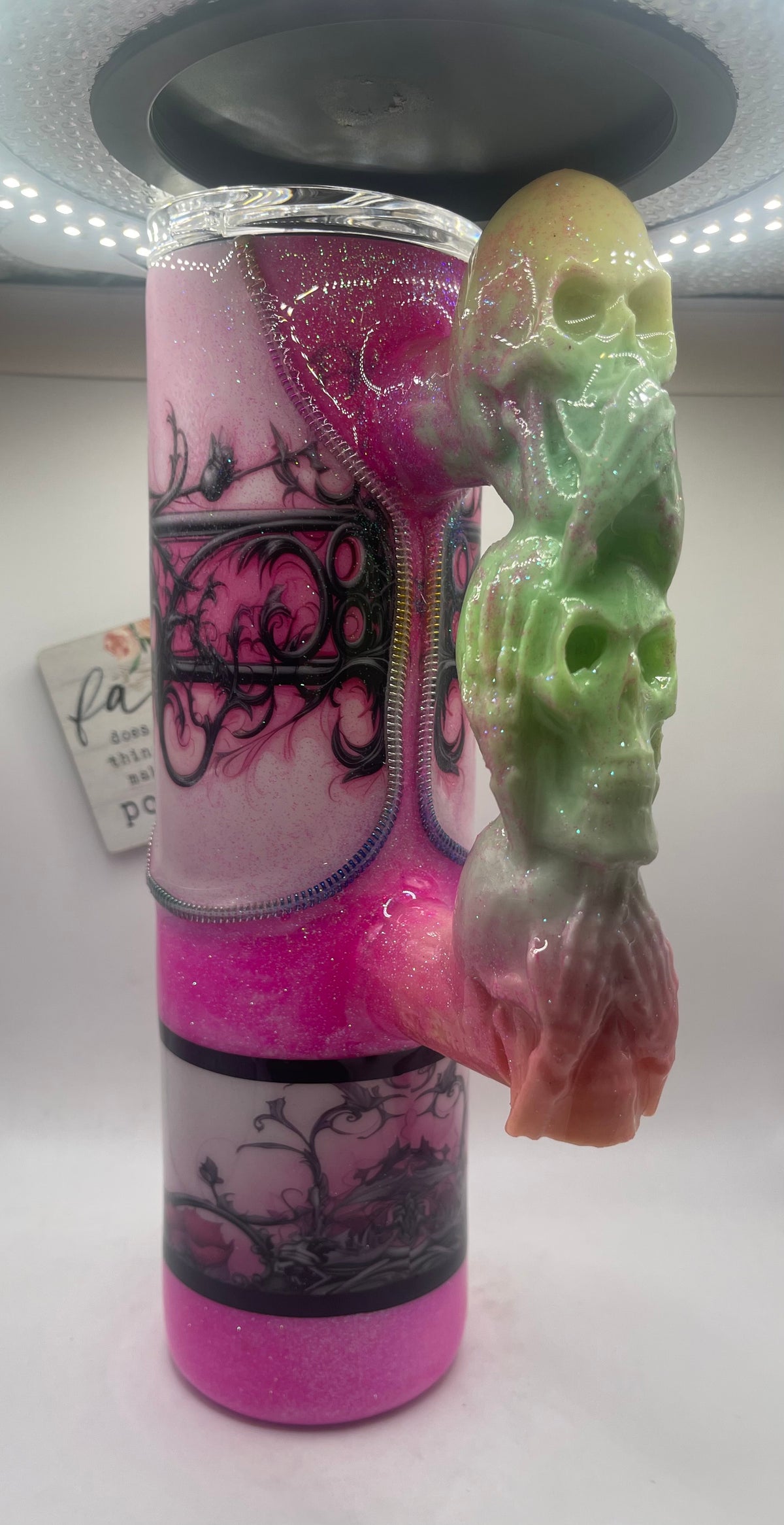 35oz Tall Skinny Fancy Skull